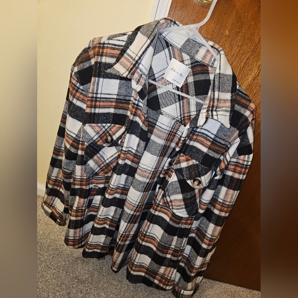 Active USA Plaid Teddy Jacket - Black, White, Brown
